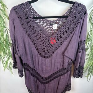 Vivid Importers of Nay. Size Medium. Top with crochet. Eggplant colour.
